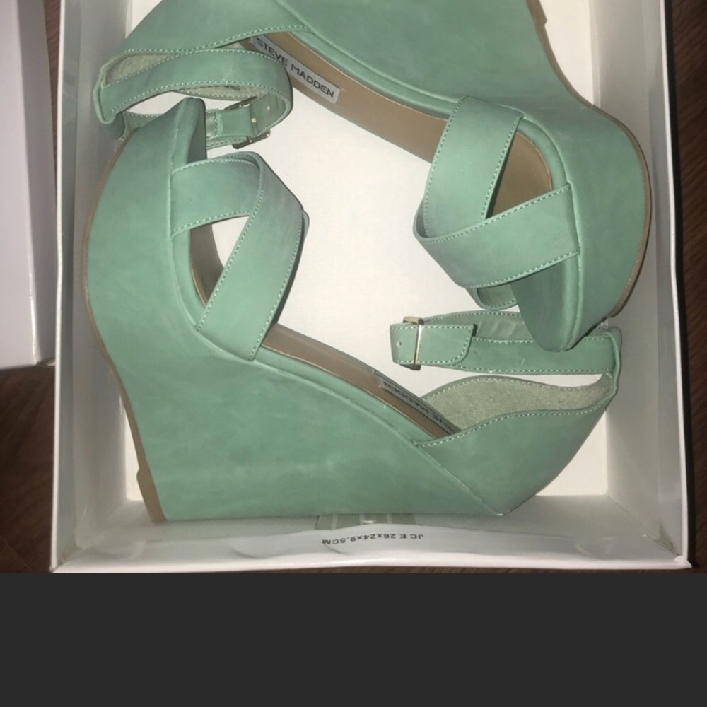 Mint Green Steve Madden wedges - Picture 5 of 6